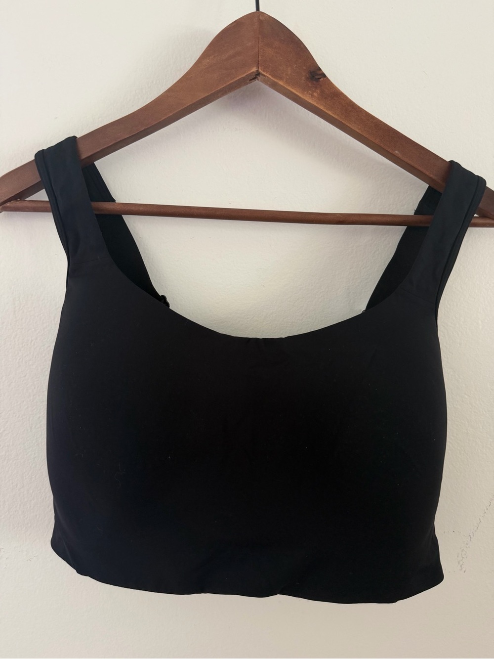 Lululemon Sports Bra Adjustable Straps Criss Cross Back Black Size 40DD